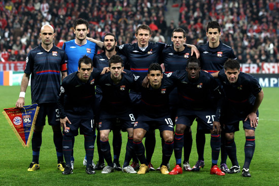 利物浦vs毕包第20分钟比赛暂停，全场球员、观众鼓掌致敬若塔