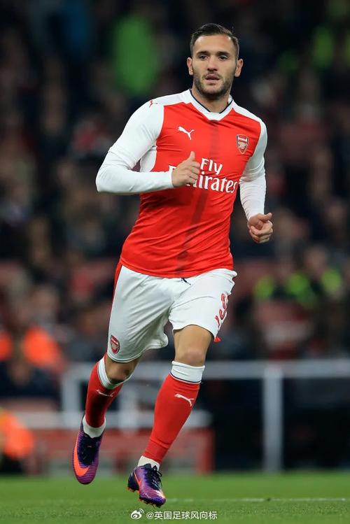 篮球火箭主力球员赛后接受采访