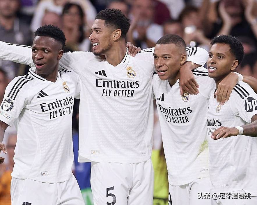 世体：阿隆索回归获利物浦球迷热烈欢迎，阿诺德却遭嘘声相待