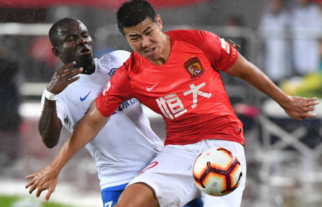 世体：为保证巴萨锋线始终保持状态，费兰与莱万将交替首发（世体：巴萨为保持锋线活力，费兰与莱万将轮换先发）