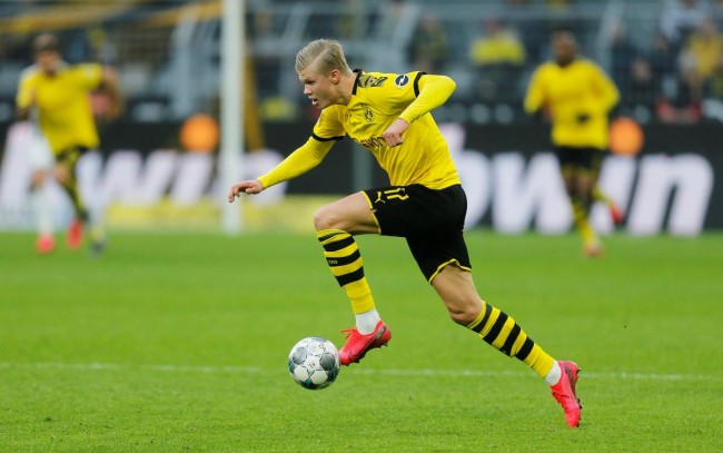 记者提问美国缺乏固定球员，波切蒂诺：谁是固定球员？哪位（记者称美国队缺少固定主力，波切蒂诺反问：谁才算固定球员？）