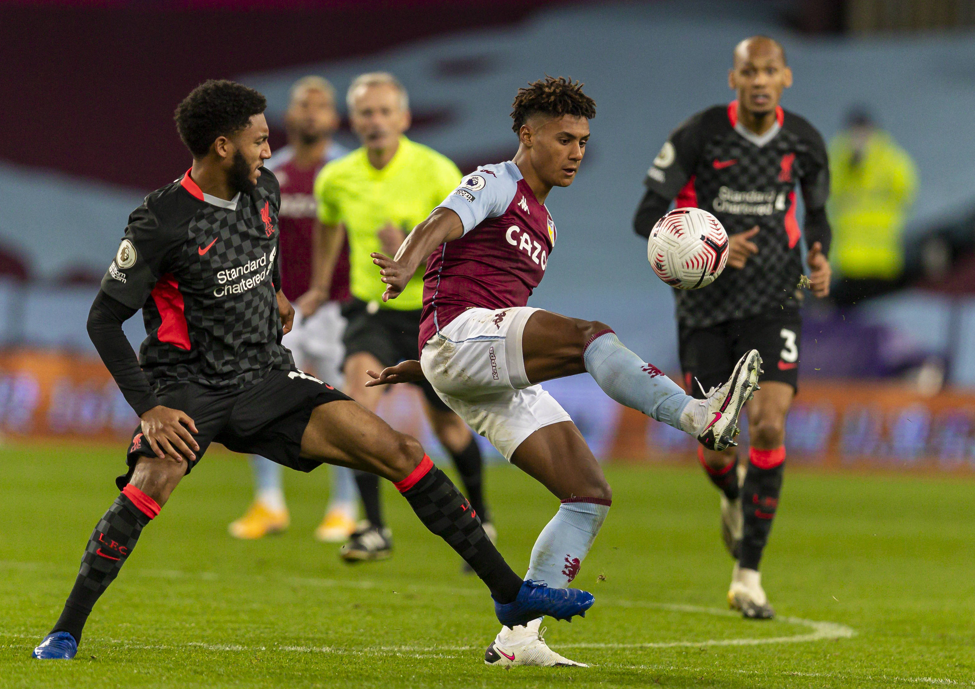 土媒：土超球员返回途中汽车突然起火，好在球员本人提前下车