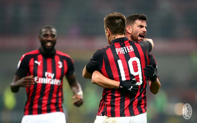 本赛季意甲首胜！紫百合狂胜继续排名垫底，能否就此反弹？（紫百合迎来赛季意甲首胜，大胜仍居榜尾，能否借势反弹？）