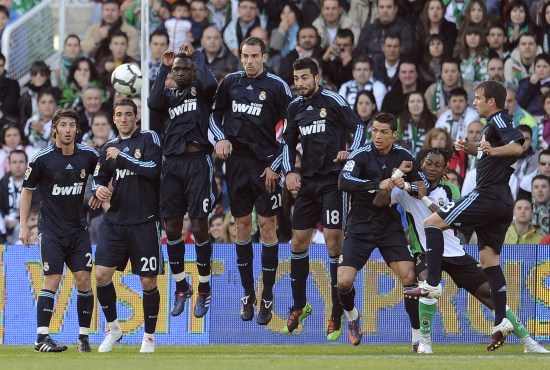 球队在最难的时候没有崩