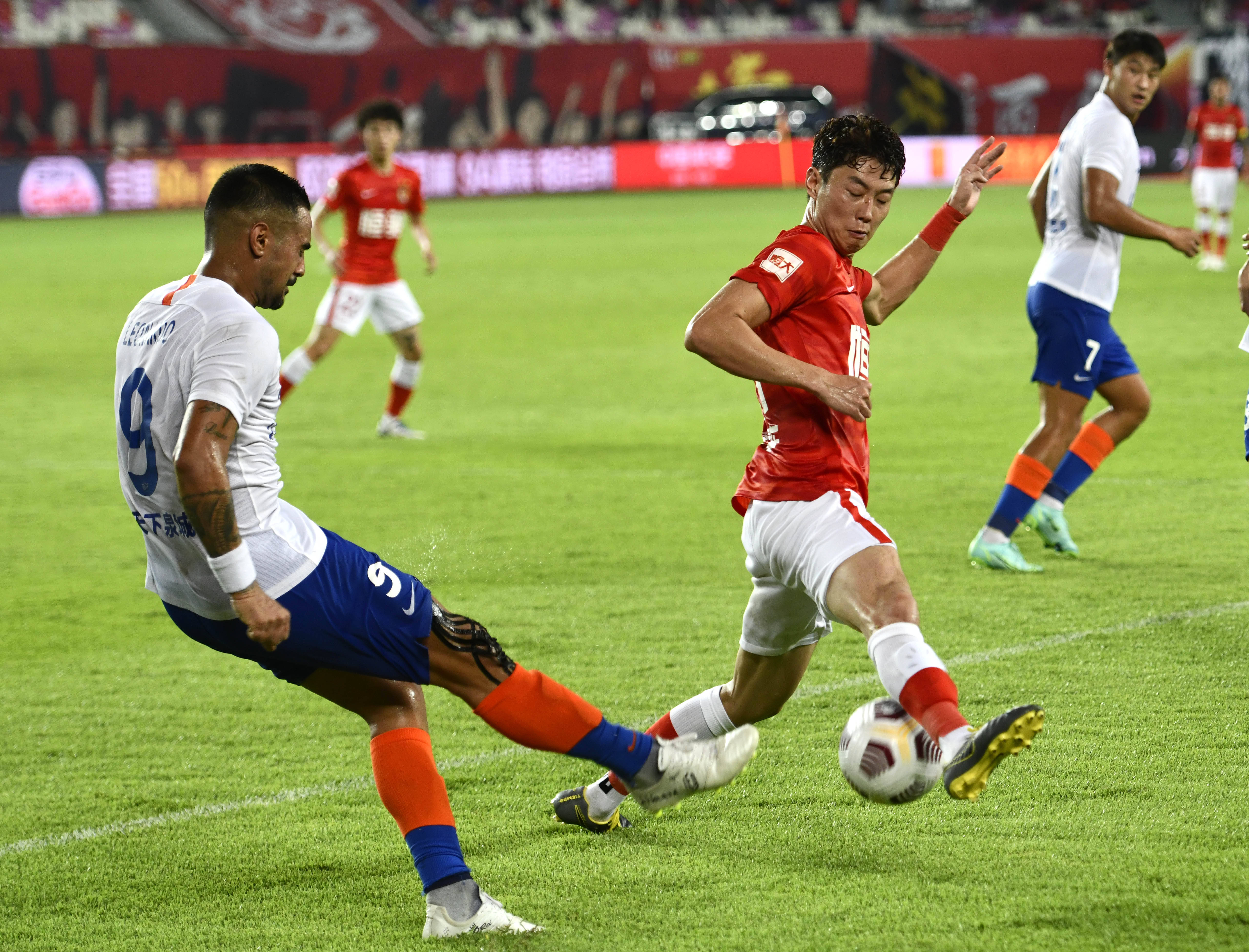 罗马诺：切尔西卖人是在为哈维-西蒙斯和加纳乔创造空间